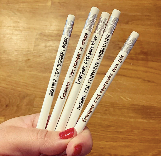 Lot de 5 crayons de plomb en bois avec pensées pour enseignants(es) gravées